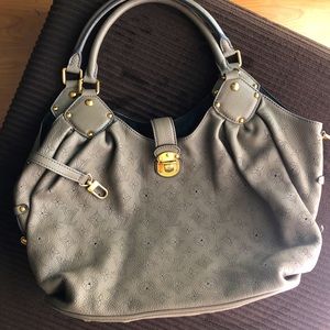 Louis Vuitton Mahina taupe Grey Leather Hobo Bag